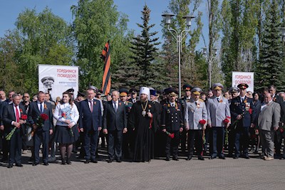 Митрополит Игнатий и губернатор региона возложили цветы в память о воинах Великой Отечественной войны