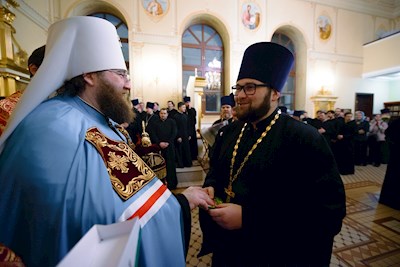 Митрополит Игнатий совершил ночную Божественную литургию в храме апостола и евангелиста Иоанна Богослова при СПДС
