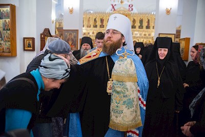 Митрополит Игнатий совершил утреню с чтением акафиста Пресвятой Богородице в Свято-Алексиевском женском монастыре г. Саратова