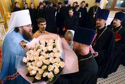 Митрополит Игнатий совершил ночную Божественную литургию в храме апостола и евангелиста Иоанна Богослова при СПДС