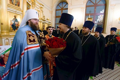 Митрополит Игнатий совершил ночную Божественную литургию в храме апостола и евангелиста Иоанна Богослова при СПДС