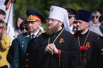 Митрополит Игнатий и губернатор региона возложили цветы в память о воинах Великой Отечественной войны