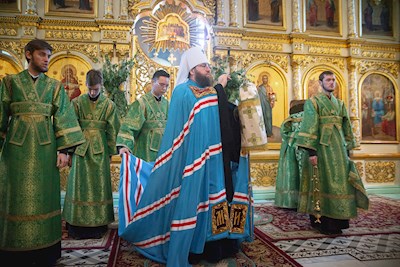 Митрополит Игнатий совершил Божественную литургию в Свято-Духовском соборе г. Саратова