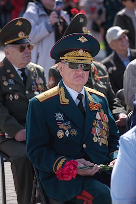 Митрополит Игнатий и губернатор региона возложили цветы в память о воинах Великой Отечественной войны