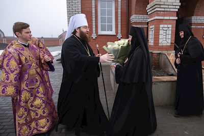 Митрополит Игнатий совершил Божественную литургию во Владимирском женском монастыре г. Вольска