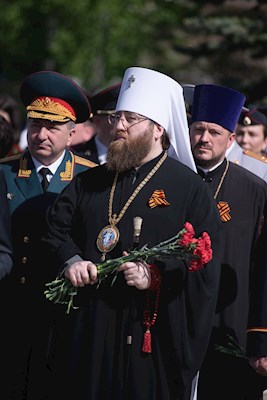 Митрополит Игнатий и губернатор региона возложили цветы в память о воинах Великой Отечественной войны