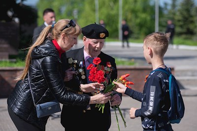 Митрополит Игнатий и губернатор региона возложили цветы в память о воинах Великой Отечественной войны