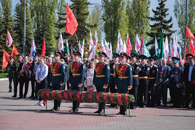 Митрополит Игнатий и губернатор региона возложили цветы в память о воинах Великой Отечественной войны