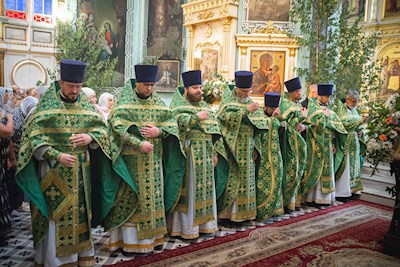 Митрополит Игнатий совершил Божественную литургию в Свято-Духовском соборе г. Саратова