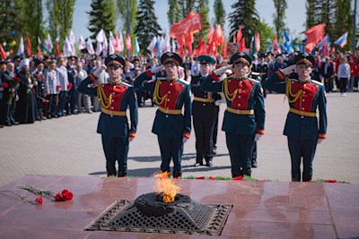 Митрополит Игнатий и губернатор региона возложили цветы в память о воинах Великой Отечественной войны