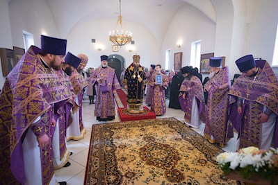 Митрополит Игнатий совершил Божественную литургию во Владимирском женском монастыре г. Вольска