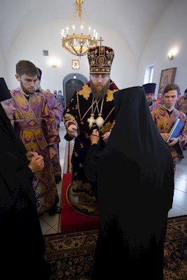 Митрополит Игнатий совершил Божественную литургию во Владимирском женском монастыре г. Вольска