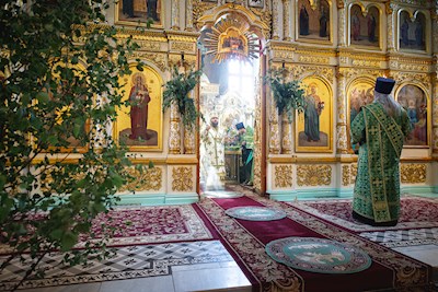 Митрополит Игнатий совершил Божественную литургию в Свято-Духовском соборе г. Саратова
