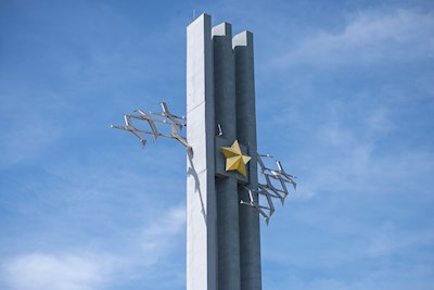 Митрополит Игнатий и губернатор региона возложили цветы в память о воинах Великой Отечественной войны