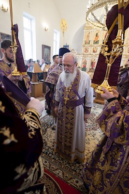 Митрополит Игнатий совершил Божественную литургию во Владимирском женском монастыре г. Вольска