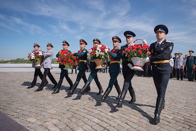 Митрополит Игнатий и губернатор региона возложили цветы в память о воинах Великой Отечественной войны