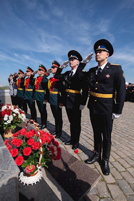 Митрополит Игнатий и губернатор региона возложили цветы в память о воинах Великой Отечественной войны