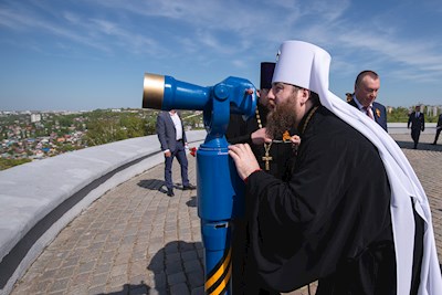 Митрополит Игнатий и губернатор региона возложили цветы в память о воинах Великой Отечественной войны