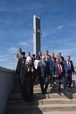 Митрополит Игнатий и губернатор региона возложили цветы в память о воинах Великой Отечественной войны