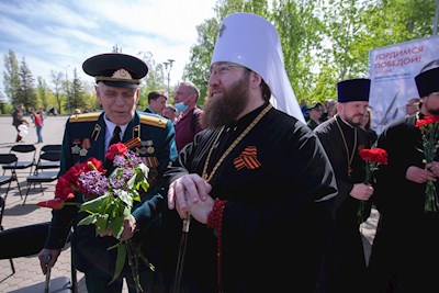 Митрополит Игнатий и губернатор региона возложили цветы в память о воинах Великой Отечественной войны