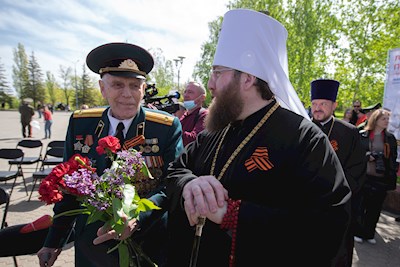 Митрополит Игнатий и губернатор региона возложили цветы в память о воинах Великой Отечественной войны