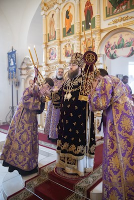 Митрополит Игнатий совершил Божественную литургию во Владимирском женском монастыре г. Вольска