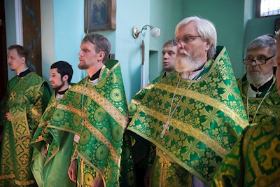Митрополит Игнатий совершил Божественную литургию в Свято-Духовском соборе г. Саратова