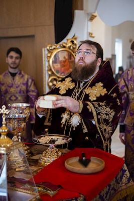 Митрополит Игнатий совершил Божественную литургию во Владимирском женском монастыре г. Вольска