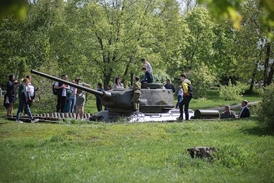 Митрополит Игнатий и губернатор региона возложили цветы в память о воинах Великой Отечественной войны