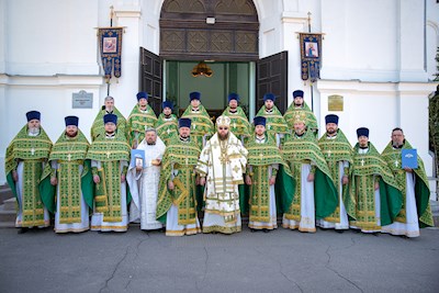 Митрополит Игнатий совершил Божественную литургию в Свято-Духовском соборе г. Саратова