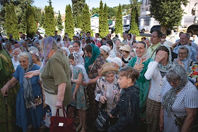 Митрополит Игнатий совершил Божественную литургию в Свято-Духовском соборе г. Саратова