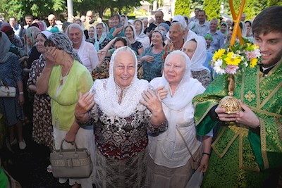 Митрополит Игнатий совершил Божественную литургию в Свято-Духовском соборе г. Саратова