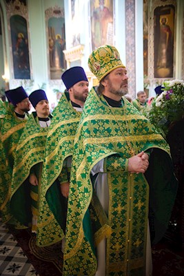 Митрополит Игнатий совершил Божественную литургию в Свято-Духовском соборе г. Саратова