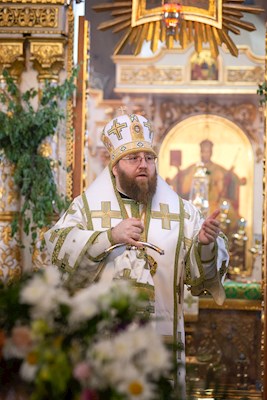 Митрополит Игнатий совершил Божественную литургию в Свято-Духовском соборе г. Саратова