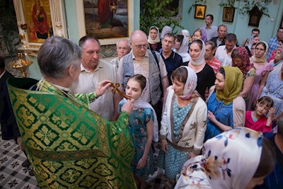 Митрополит Игнатий совершил Божественную литургию в Свято-Духовском соборе г. Саратова