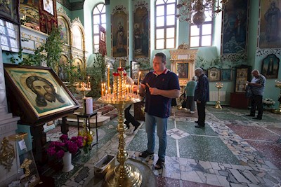 Митрополит Игнатий совершил Божественную литургию в Свято-Духовском соборе г. Саратова