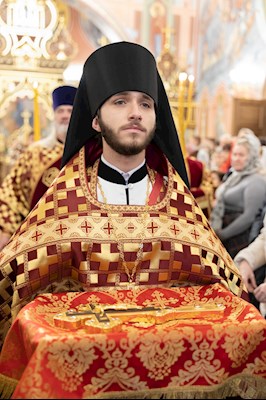 Архиереи Саратовской митрополии совершили Великое освящение храма великомученика Георгия Победоносца г. Покровска (Энгельса) и Божественную литургию в новоосвященном храме