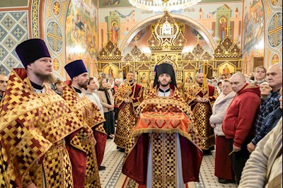Архиереи Саратовской митрополии совершили Великое освящение храма великомученика Георгия Победоносца г. Покровска (Энгельса) и Божественную литургию в новоосвященном храме