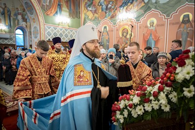 Архиереи Саратовской митрополии совершили Великое освящение храма великомученика Георгия Победоносца г. Покровска (Энгельса) и Божественную литургию в новоосвященном храме