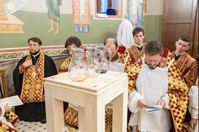 Архиереи Саратовской митрополии совершили Великое освящение храма великомученика Георгия Победоносца г. Покровска (Энгельса) и Божественную литургию в новоосвященном храме