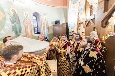 Архиереи Саратовской митрополии совершили Великое освящение храма великомученика Георгия Победоносца г. Покровска (Энгельса) и Божественную литургию в новоосвященном храме