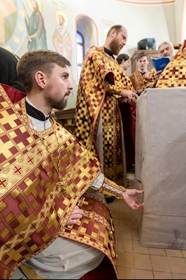 Архиереи Саратовской митрополии совершили Великое освящение храма великомученика Георгия Победоносца г. Покровска (Энгельса) и Божественную литургию в новоосвященном храме