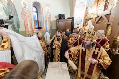 Архиереи Саратовской митрополии совершили Великое освящение храма великомученика Георгия Победоносца г. Покровска (Энгельса) и Божественную литургию в новоосвященном храме