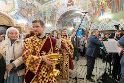 Архиереи Саратовской митрополии совершили Великое освящение храма великомученика Георгия Победоносца г. Покровска (Энгельса) и Божественную литургию в новоосвященном храме