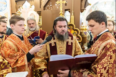 Архиереи Саратовской митрополии совершили Великое освящение храма великомученика Георгия Победоносца г. Покровска (Энгельса) и Божественную литургию в новоосвященном храме