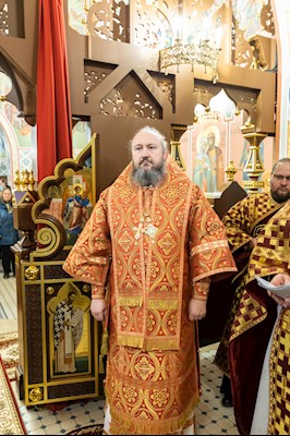 Архиереи Саратовской митрополии совершили Великое освящение храма великомученика Георгия Победоносца г. Покровска (Энгельса) и Божественную литургию в новоосвященном храме