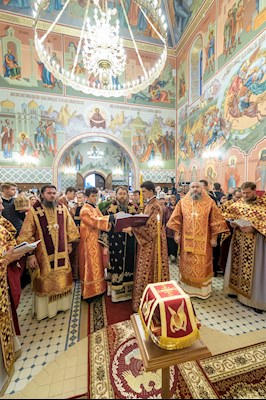 Архиереи Саратовской митрополии совершили Великое освящение храма великомученика Георгия Победоносца г. Покровска (Энгельса) и Божественную литургию в новоосвященном храме