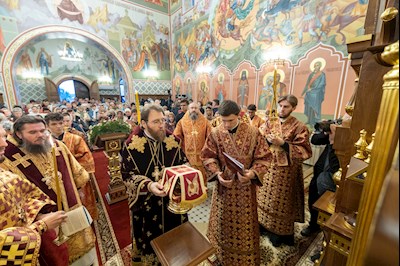 Архиереи Саратовской митрополии совершили Великое освящение храма великомученика Георгия Победоносца г. Покровска (Энгельса) и Божественную литургию в новоосвященном храме