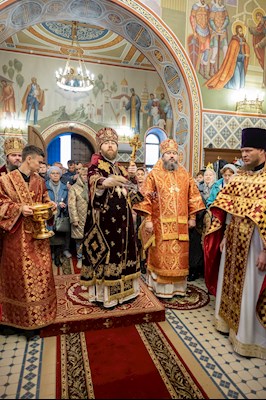 Архиереи Саратовской митрополии совершили Великое освящение храма великомученика Георгия Победоносца г. Покровска (Энгельса) и Божественную литургию в новоосвященном храме