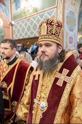 Архиереи Саратовской митрополии совершили Великое освящение храма великомученика Георгия Победоносца г. Покровска (Энгельса) и Божественную литургию в новоосвященном храме